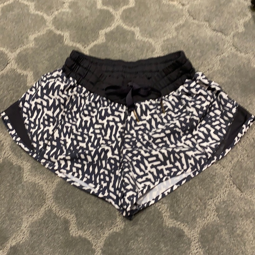 Lululemon hotty hot shorts size 2